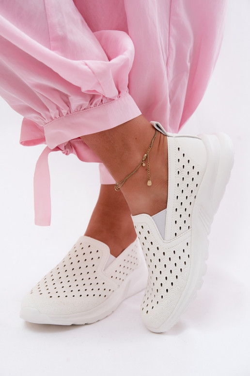 Un modelo convincente con elementos calados zapatos FemeninoImitacji Skóry el color blanco Geressa