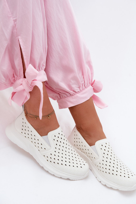 Un modelo convincente con elementos calados zapatos FemeninoImitacji Skóry el color blanco Geressa