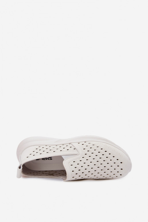 Zapatos slip-on con elementos calados de cuero sintético en color blanco Geressa