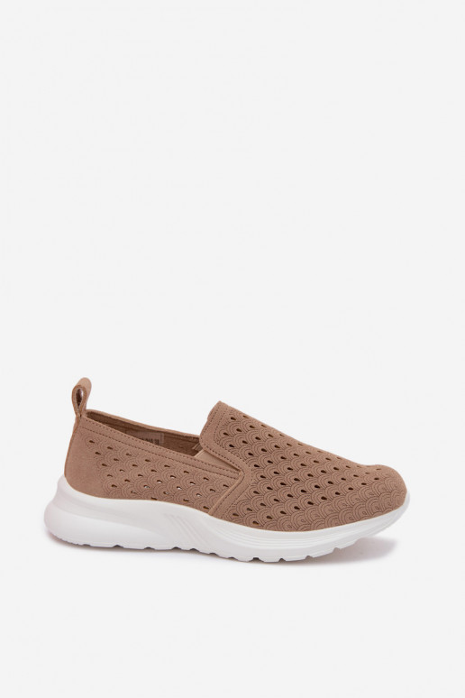Zapatos slip-on con elementos calados de ante sintético en color arena Geressa