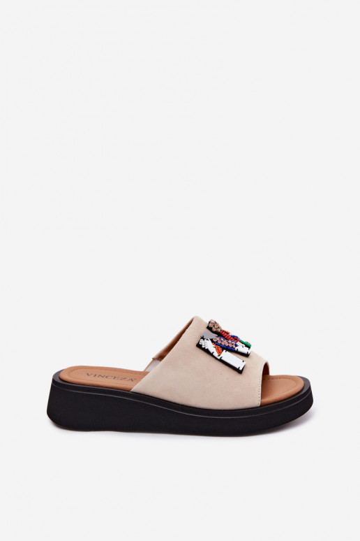 Piel Zapatillas de ante para mujer. con adornos con una plataforma Vinceza 66942 beige