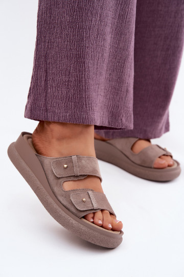 Piel Zapatillas de ante para mujer. con una plataforma Vinceza 66916 beige