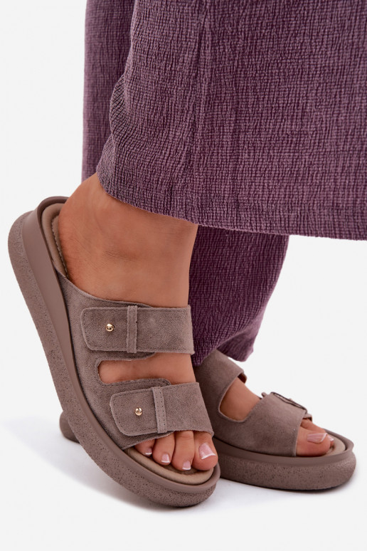 Piel Zapatillas de ante para mujer. con una plataforma Vinceza 66916 beige