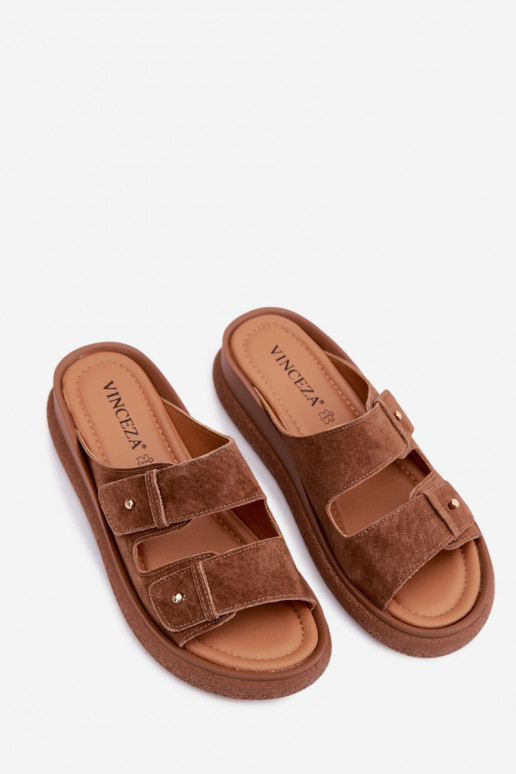 Piel Zapatillas de ante para mujer. con una plataforma Vinceza 66916 color marrón