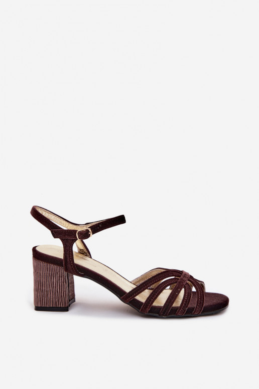 Sandalias de tacón alto de terciopelo para mujer en color chocolate D&A