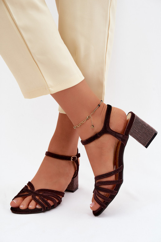 Sandalias de tacón alto de terciopelo para mujer en color chocolate D&A