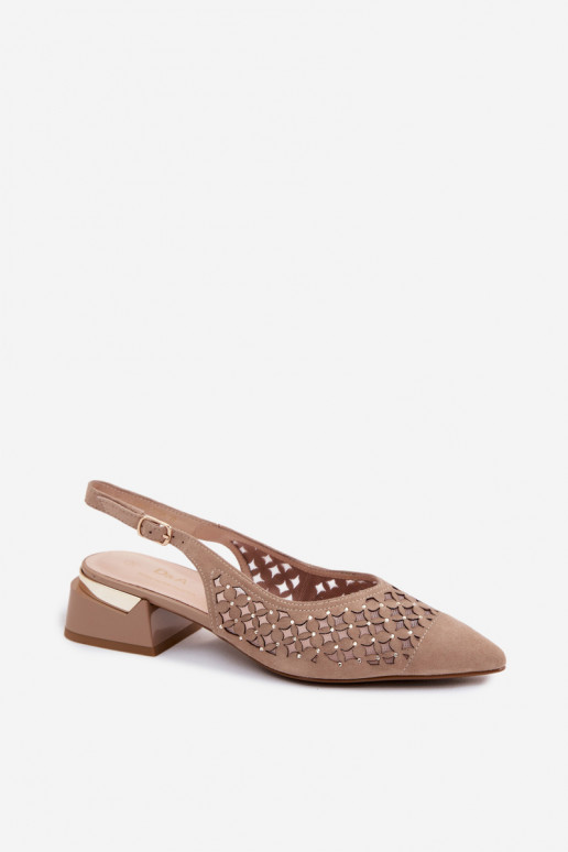 Sandalias de ante color arena con elementos calados y malla Klocke D&A