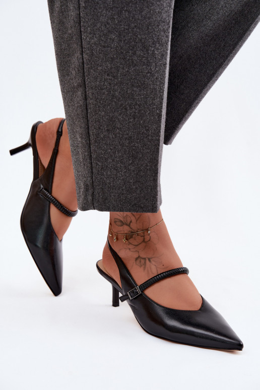 Sandalias de tacón negras con correas D&A