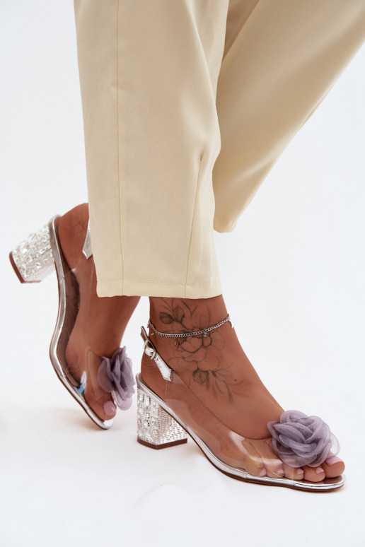 Sandalias transparentes plateadas con tacones y tachuelas brillantes D&A