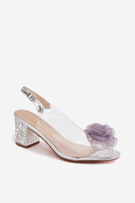 Sandalias transparentes plateadas con tacones y tachuelas brillantes D&A