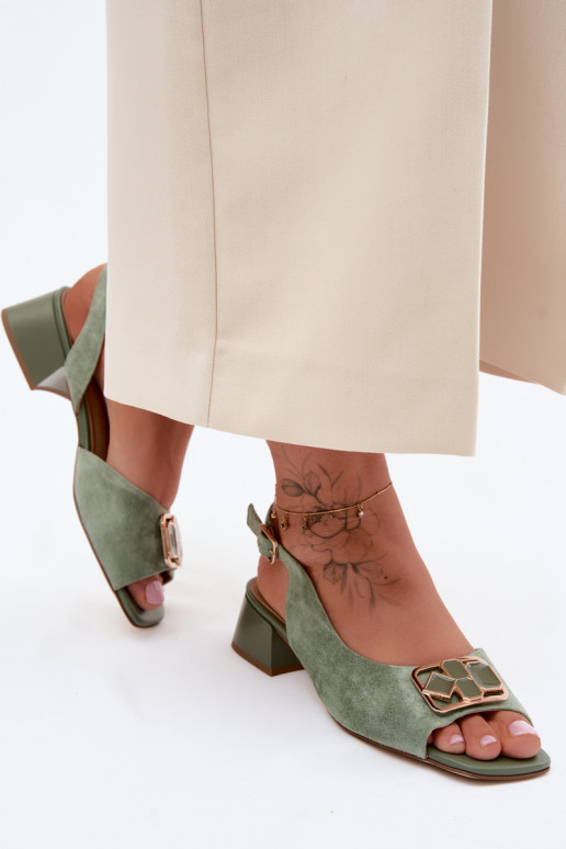 Sandalias elegantes con tacón de ante sintético verde