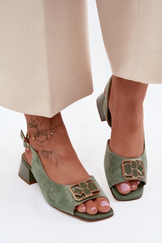 Sandalias elegantes con tacón de ante sintético verde