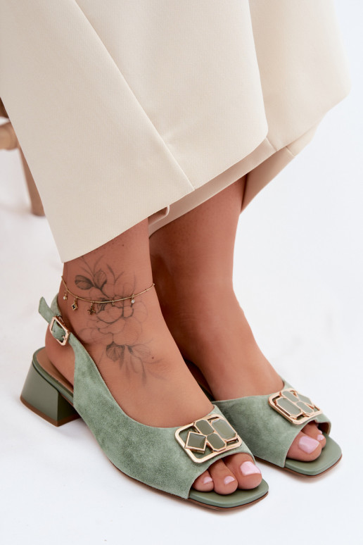 Sandalias elegantes con tacón de ante sintético verde