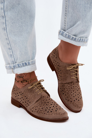 Zapatos de ante sintético con elementos de encaje y tacones anchos en color cappuccino 2