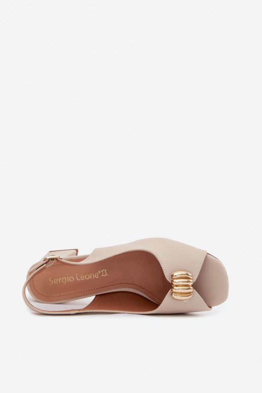 Sandalias de mujer con detalles dorados en tacón bloque Sergio Leone SK159 en color arena