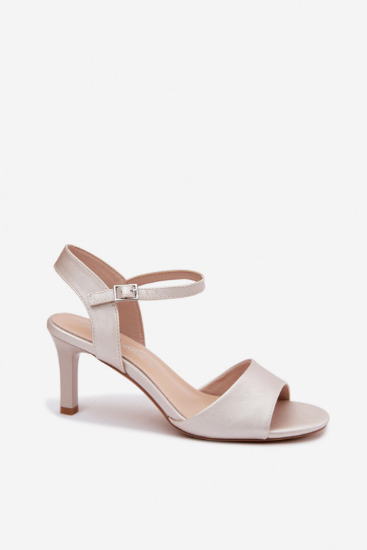 Sandalias de mujer en tacón fino de color plata de Sergio Leone