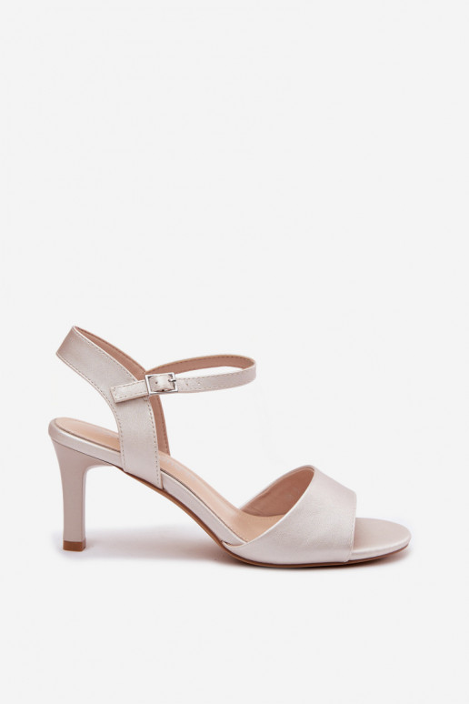 Sandalias de mujer en tacón fino de color plata de Sergio Leone