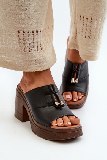 zapatillas de mujer de cuero ecológico con una plataforma I Klocku de color negro Dafira