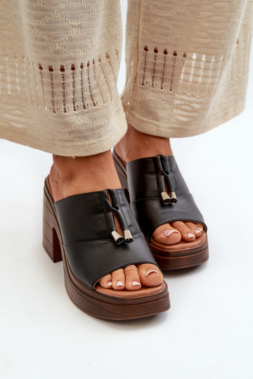 zapatillas de mujer de cuero ecológico con una plataforma I Klocku de color negro Dafira 2