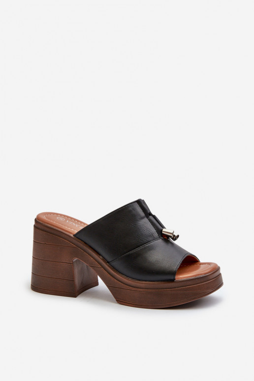 Zapatillas de mujer de cuero sintético con plataforma en color negro Dafira
