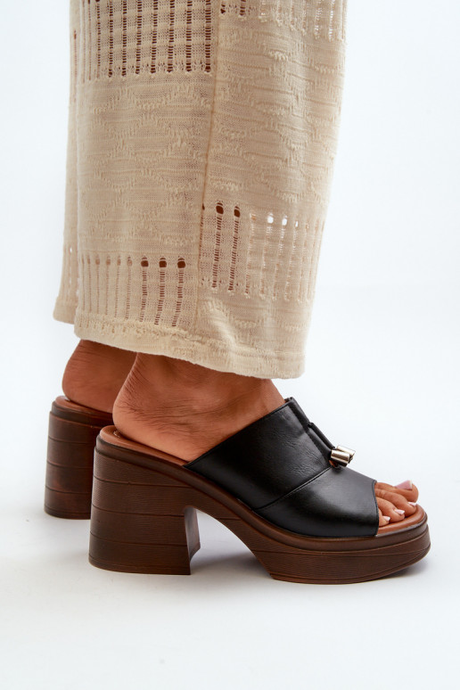 zapatillas de mujer de cuero ecológico con una plataforma I Klocku de color negro Dafira