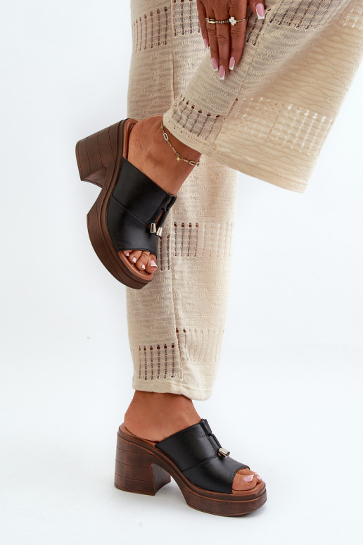 zapatillas de mujer de cuero ecológico con una plataforma I Klocku de color negro Dafira