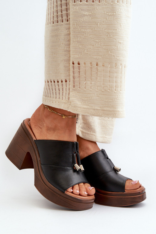 zapatillas de mujer de cuero ecológico con una plataforma I Klocku de color negro Dafira