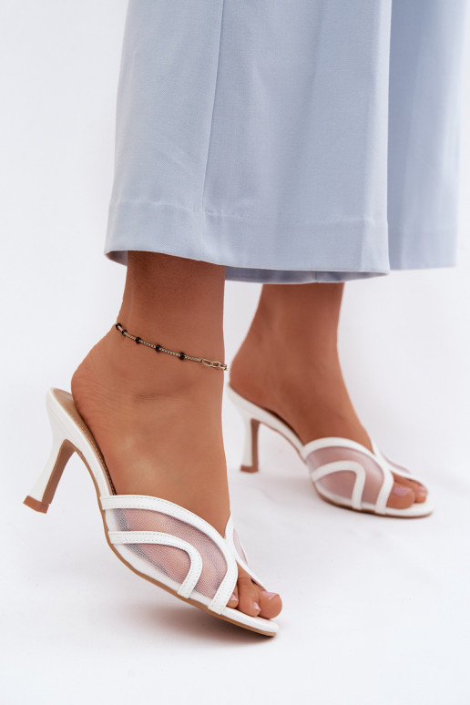 Zapatillas con tacones Typu Szpilka con malla el color blanco Starla