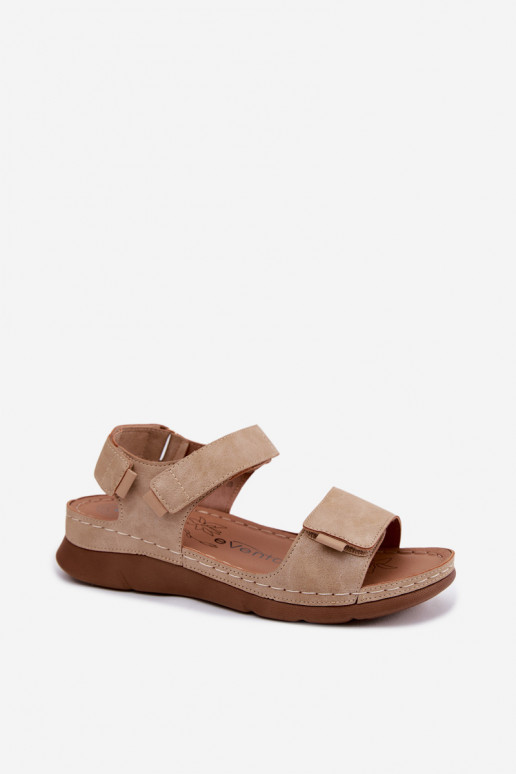 Sandalias de mujer con una plataforma beige Linora