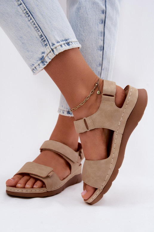 Sandalias de mujer con una plataforma beige Linora