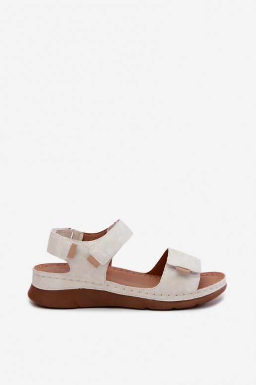 Sandalias de mujer con una plataforma el color blanco Linora