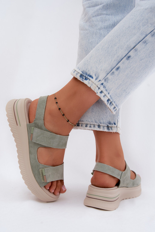 Piel Sandalias mujer ante con una plataforma color verde Peria