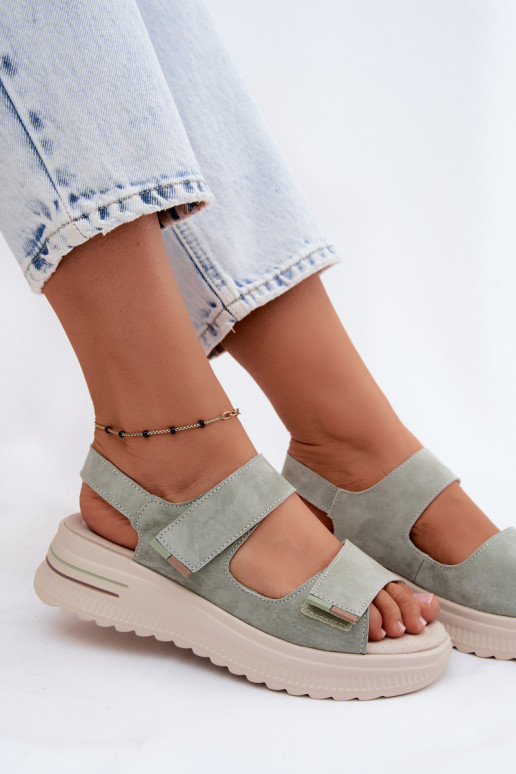 Piel Sandalias mujer ante con una plataforma color verde Peria
