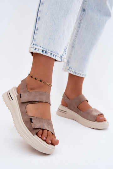 Sandalias de plataforma para mujer de ante sintético color arena Peria 2