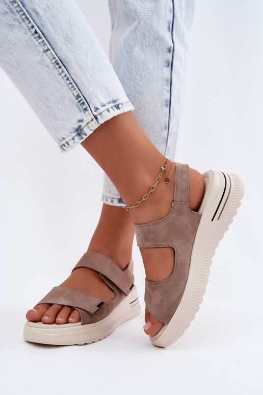 Sandalias de plataforma para mujer de ante sintético color arena Peria