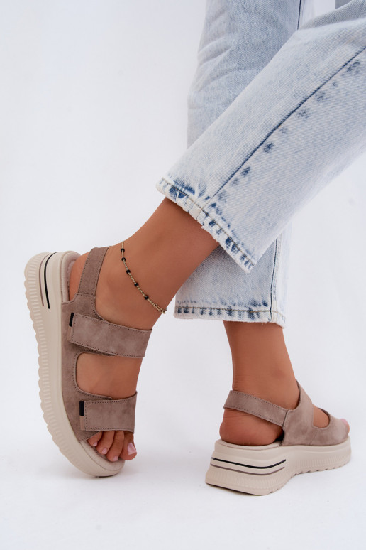 Piel Sandalias mujer ante con una plataforma beige Peria