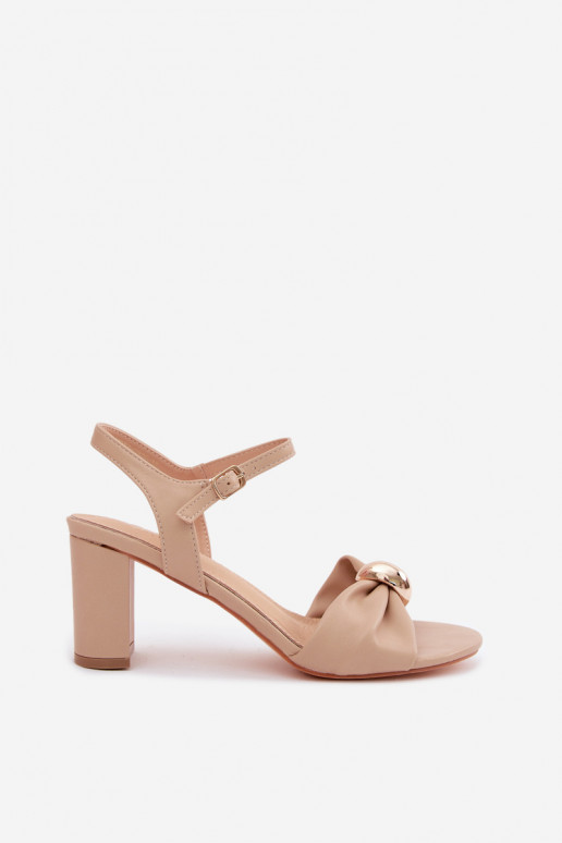 Sandalias de mujer de cuero sintético con tacones color arena Spella