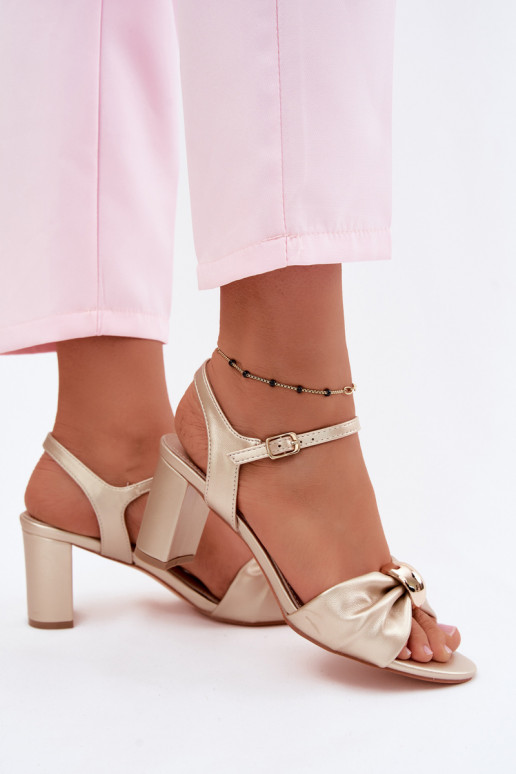 Sandalias de mujerImitacji Skóry con tacones color dorado Spella