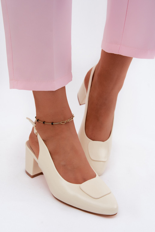 Sandalias de tacón para mujer con hebilla decorativa en color marfil Tai turiden