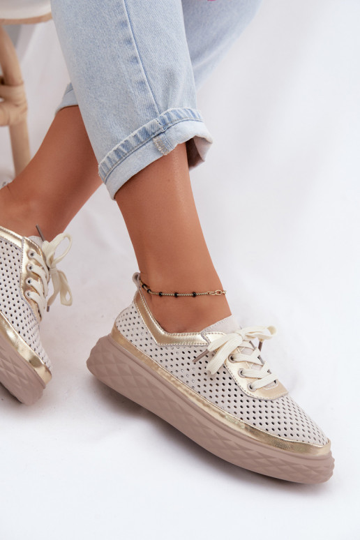 Piel de gamuza zapatos Femenino con una plataforma con elementos calados beige Lessa