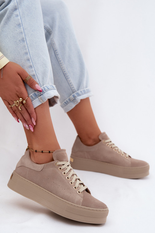Piel de gamuza Zapatillas modelo zapatos. Femenino con una plataforma Zazoo N408S7 beige