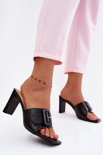 Zapatillas de mujer con tacones, adornos y hebillas en color negro Vinceza 22-20159 2