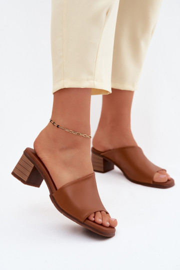 Zapatillas de cuero marrón para mujer con tacón 2