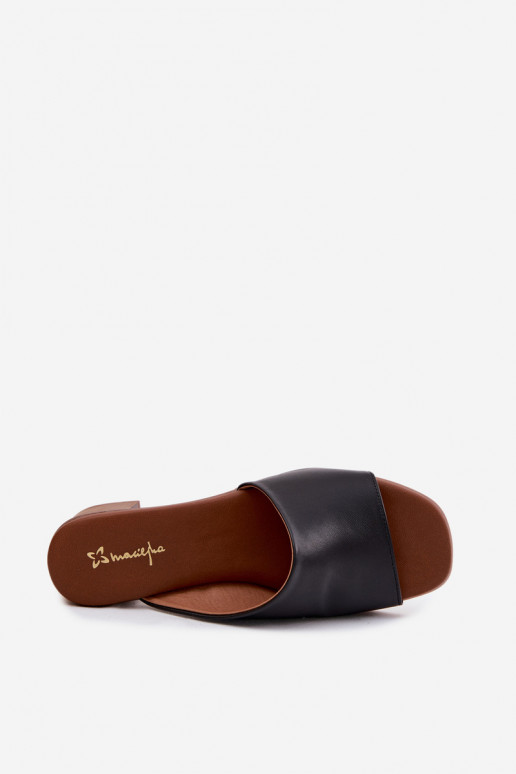 Zapatillas de cuero Femenino con tacones Tiene queciejka E7395-01 de color negro