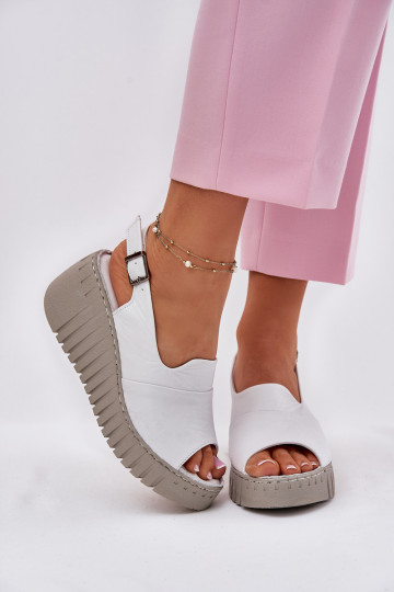 Sandalias de mujer con elementos de cuero natural en plataforma de color blanco Artiker 54C0786