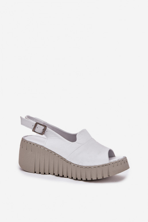 Sandalias de mujer con elementos de cuero natural en plataforma de color blanco Artiker 54C0786