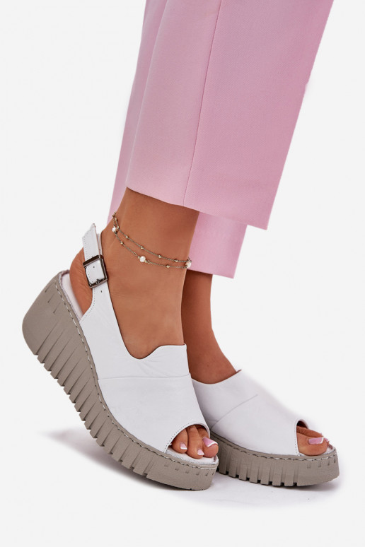 Sandalias de mujerActivadoturalnej Skóry con una plataforma Artiker 54C0786 el color blanco
