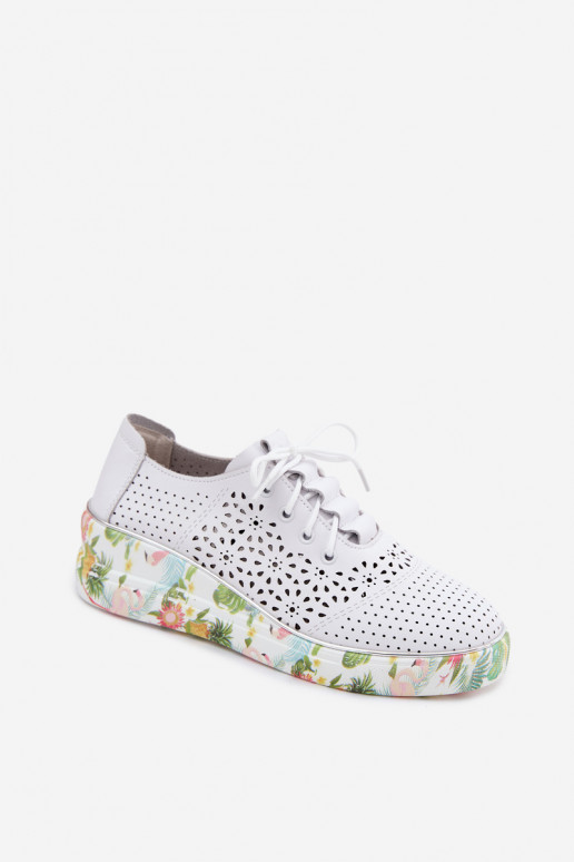 Piel con elementos calados zapatos Femenino con una plataforma Artiker 54C1604 el color blanco