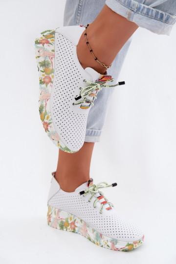Piel zapatos con una plataforma Artiker 58C0598 el color blanco