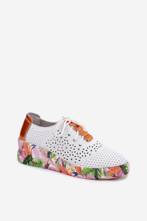 Piel con elementos calados zapatos Femenino con una plataforma con escritos Artiker 56C1802 Blanco-color naranja